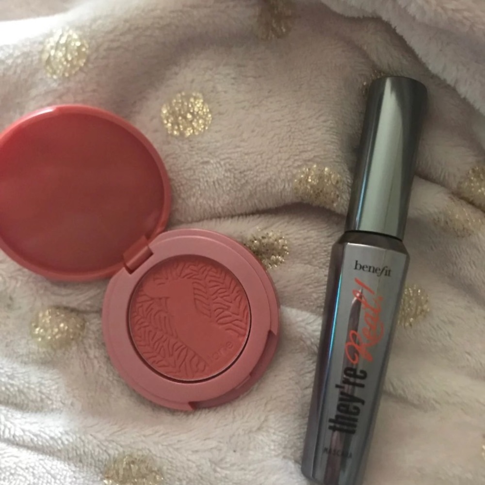 Benefits they’re real mascara & tarte blush